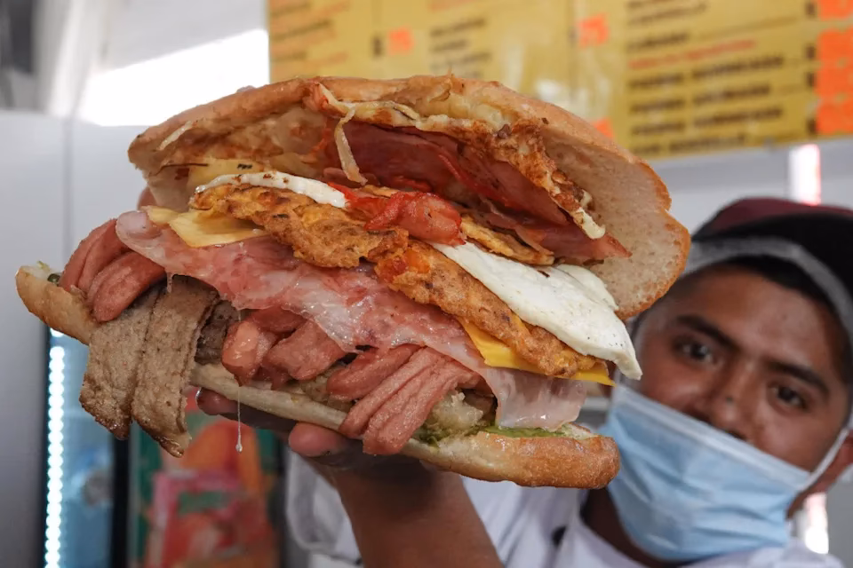 ¿Dónde se celebra la torta gigante?