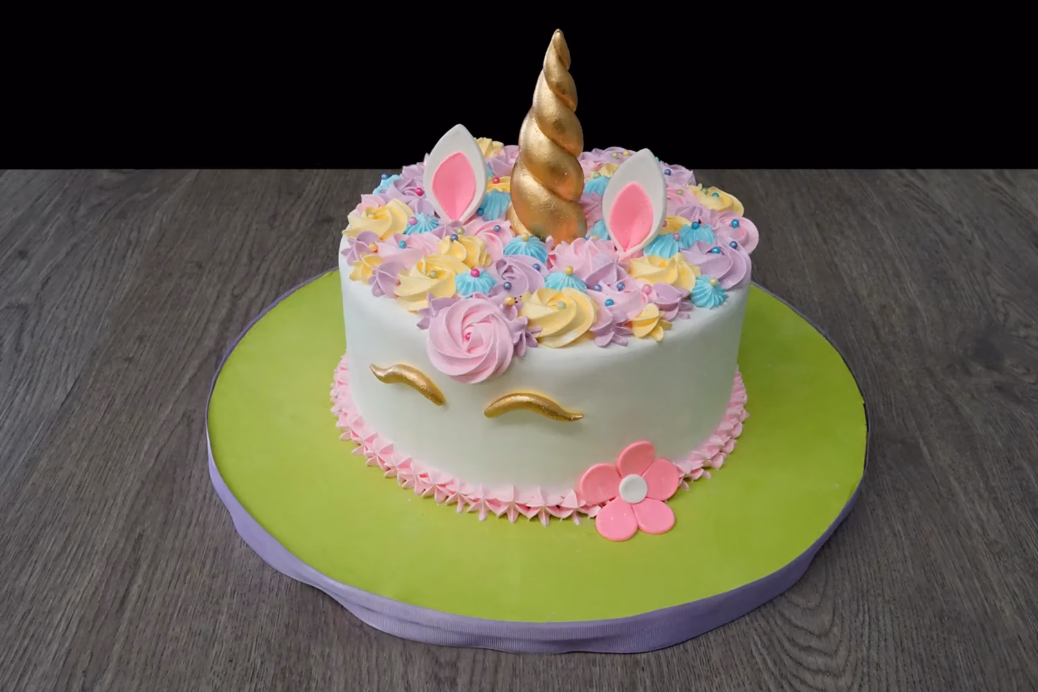 ¿Cómo decorar una fiesta de unicornio para niña?