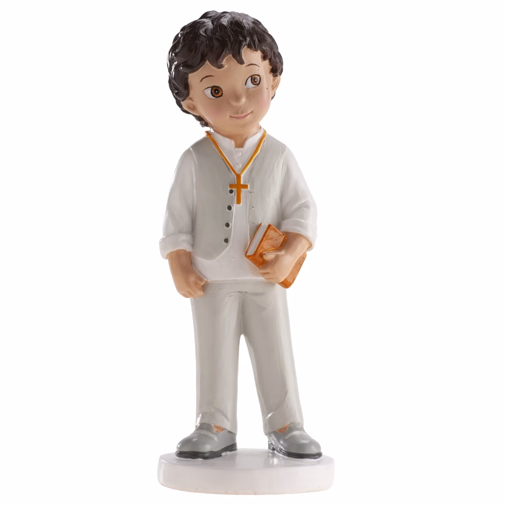 ¿Cuál es el tamaño de la figura pastel niño comunión manos en los bosillos?