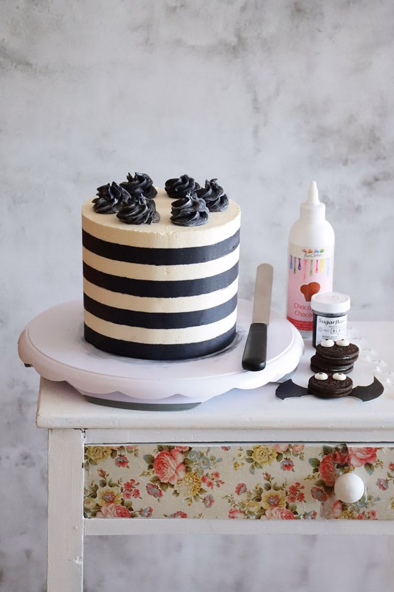 ¿Cómo forrar una torta sin pliegues?