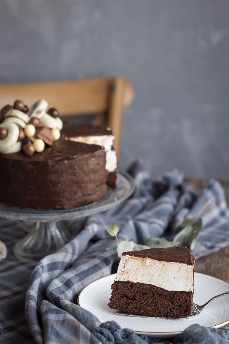 ¿Cómo hacer una tarta rusa con leche de pájaro?