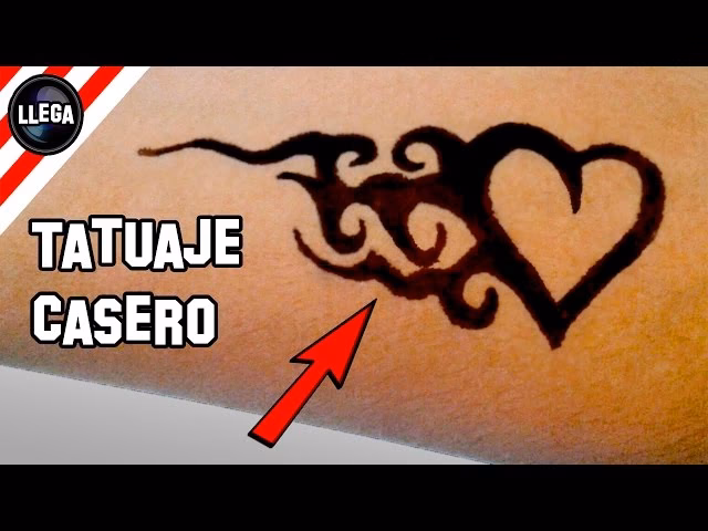 ¿Cómo hacer un tatuaje con dibujos flotantes?