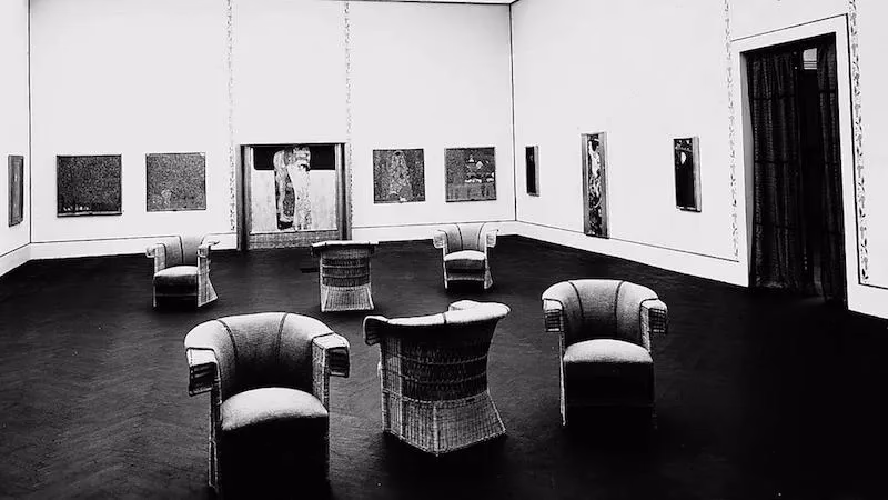 ¿Cuál fue la Primera Bienal de Venecia?