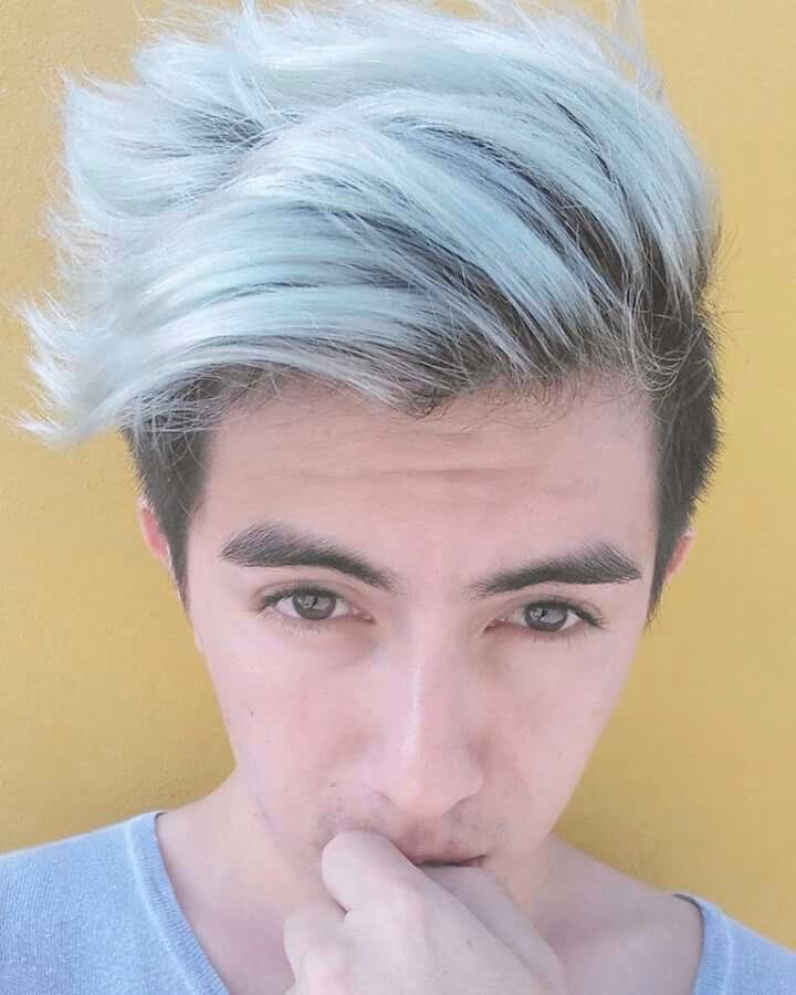 ¿Cuál es el mejor color de cabello azul para hombre?