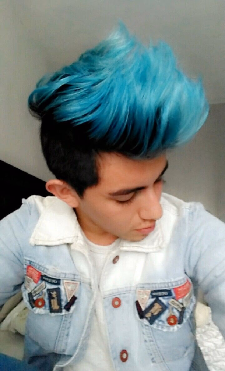 ¿Cómo obtener azul verde azulado en el cabello?