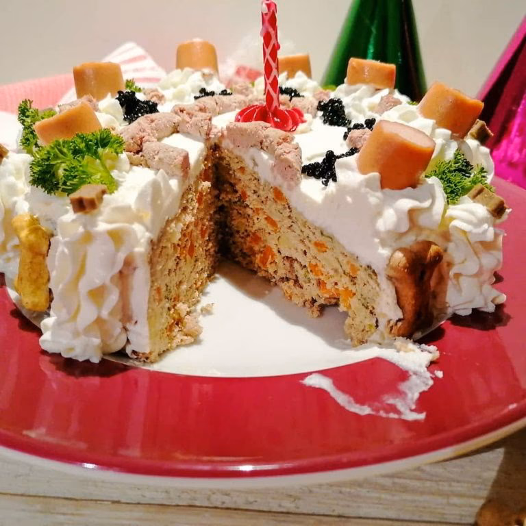 Wie lange ist eine Hundekuchen Torte haltbar?