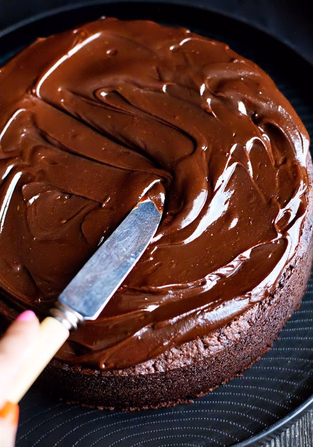 ¿Qué ingredientes se necesitan para hacer una cobertura de chocolate?