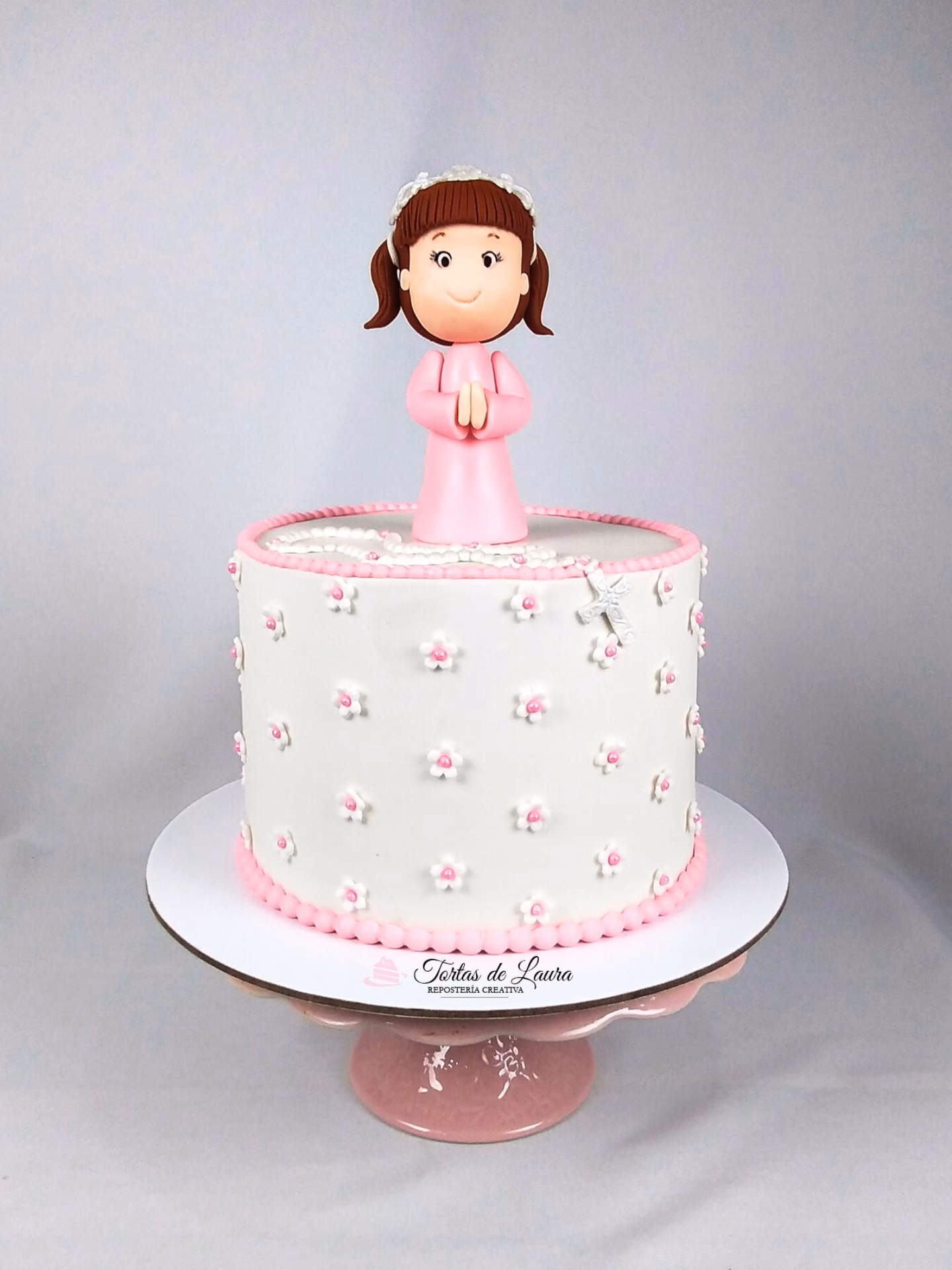 ¿Cuántas personas siguen en Pinterest sobre tortas de comunion?