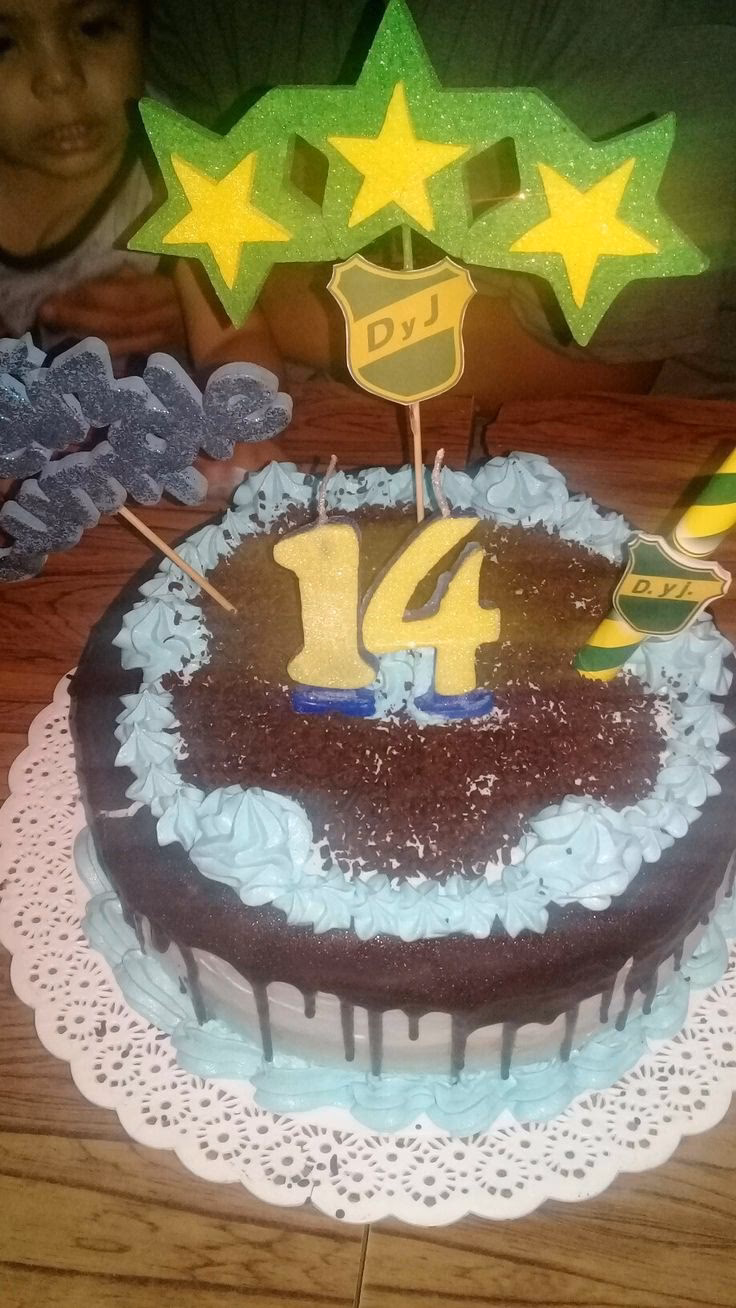 ¿Cuál es el objetivo de la tienda de tortas y fiestas?