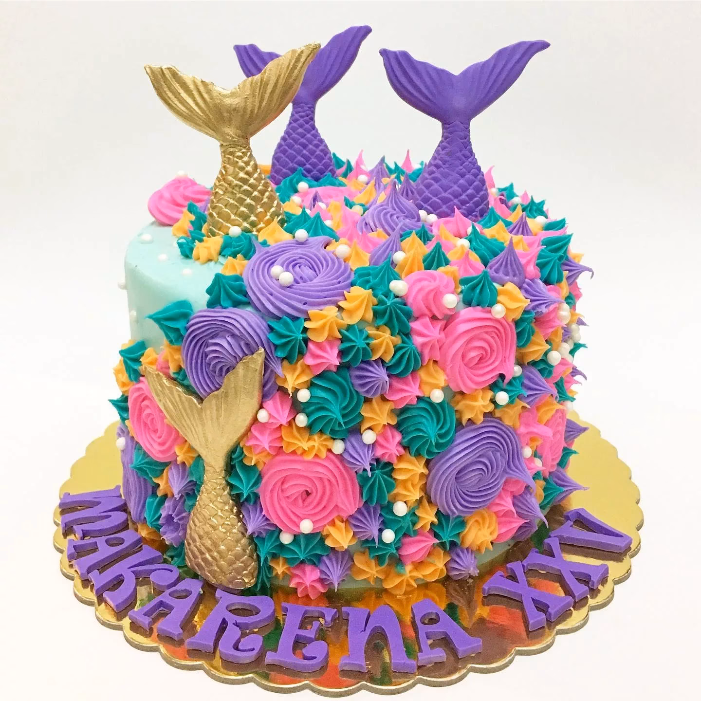 ¿Qué tamaño tiene esta torta para niños?