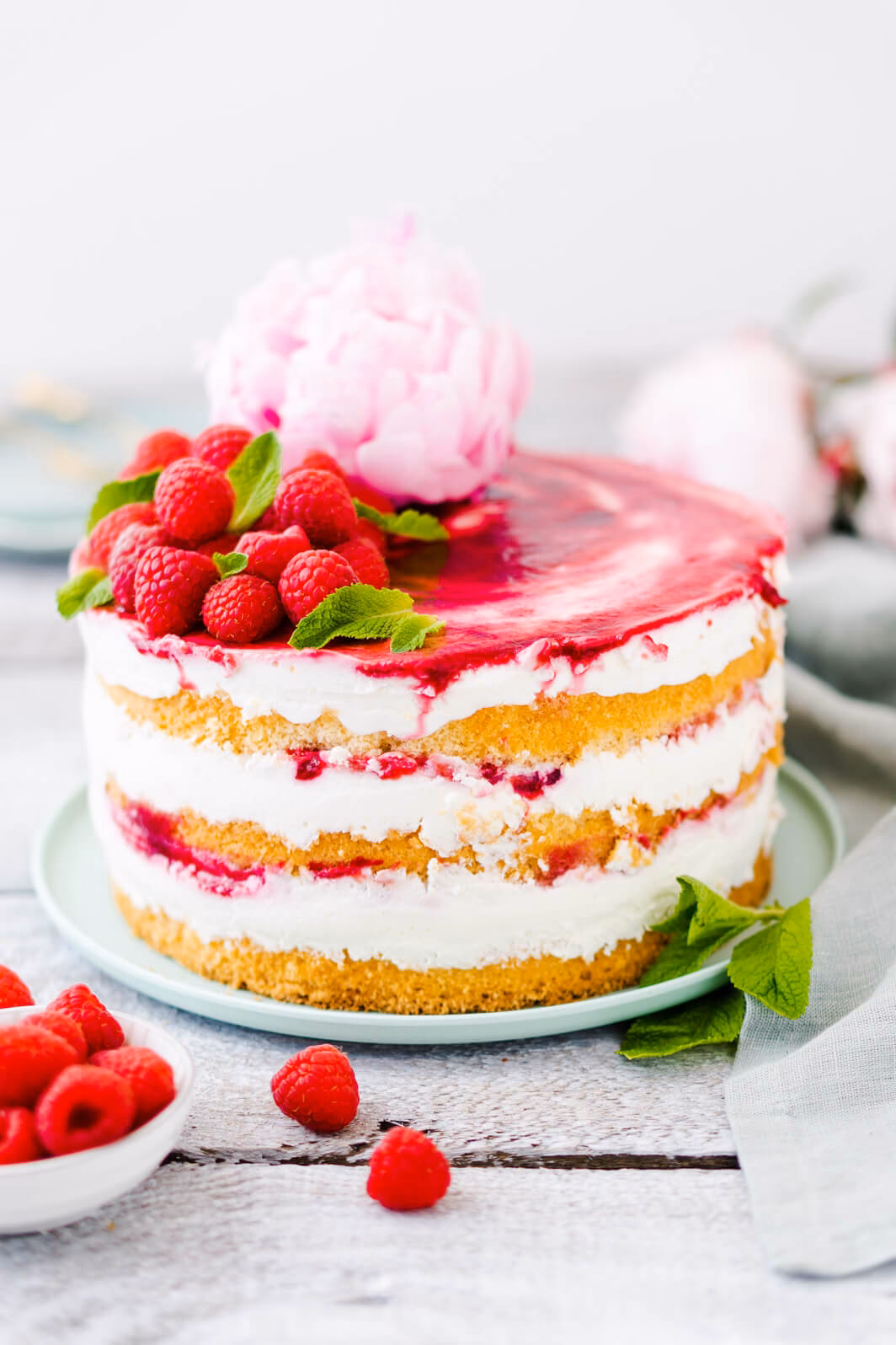 Wie macht man eine joghurttorte mit Himbeeren?