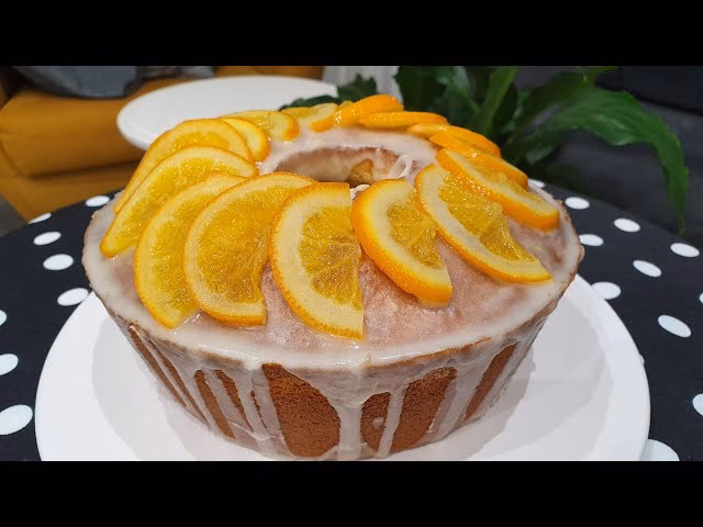 ¿Cómo es la torta de naranja y amapola?