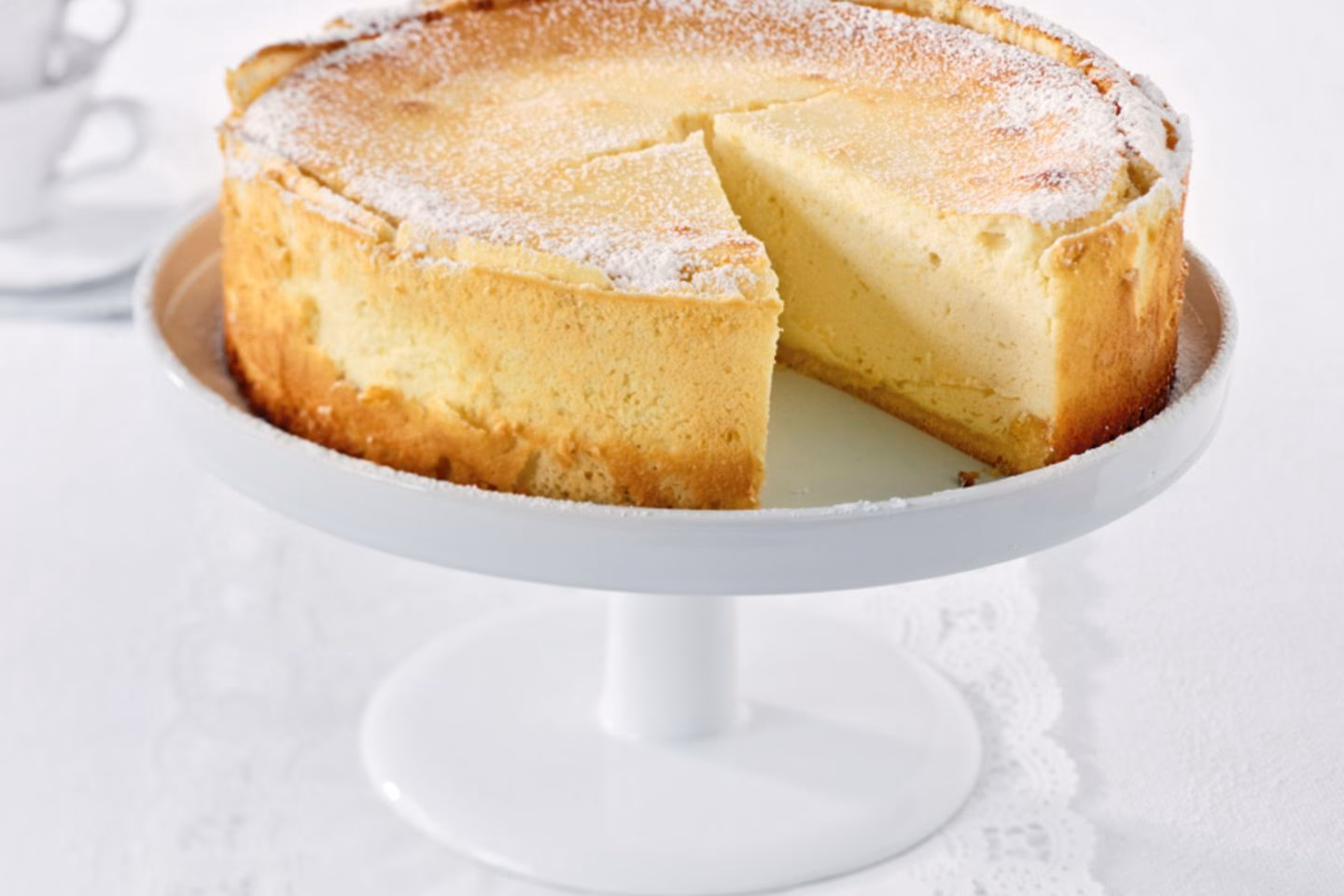 Wie stellt man eine Torte kalt?