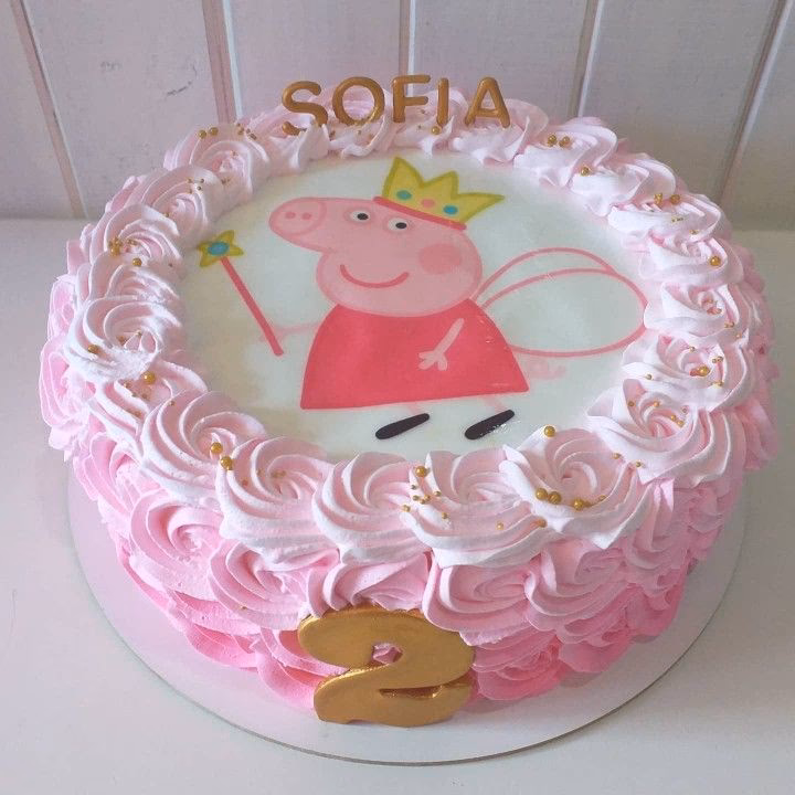 ¿Qué accesorios incluye la cesta de picnic de Peppa Pig?