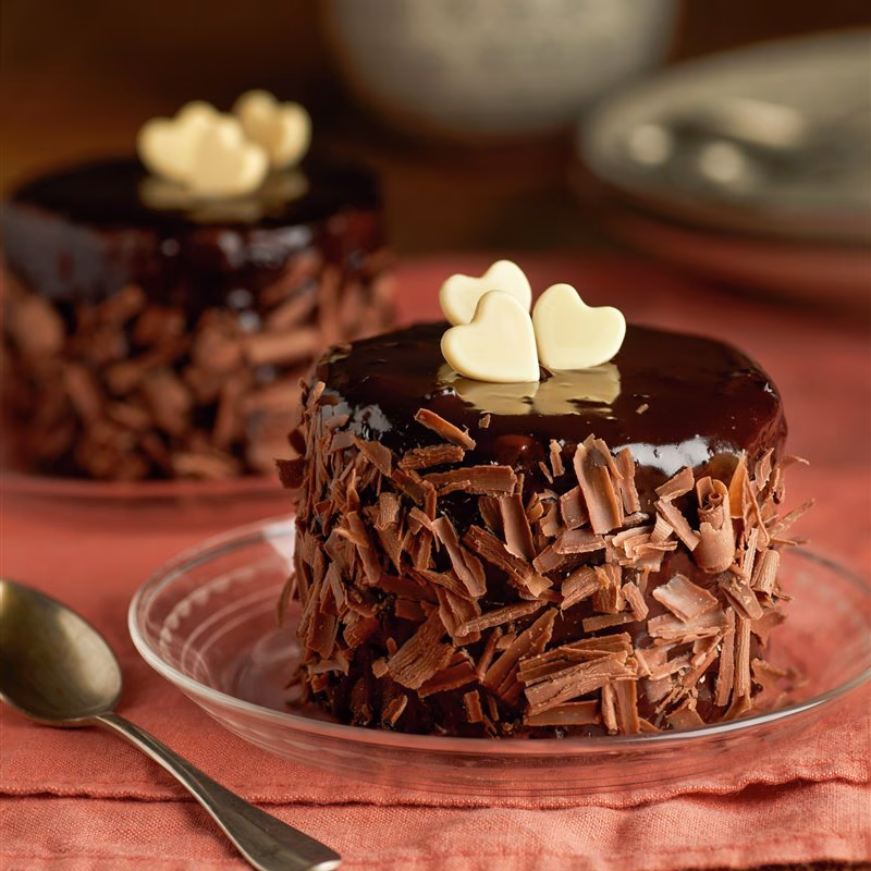 ¿Cómo equilibrar los sabores del pastel de chocolate con fresas?