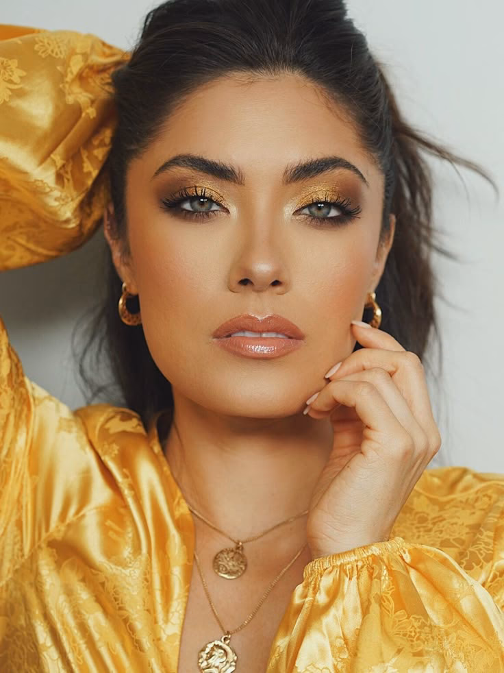 How to make a yellow dress look Diva?