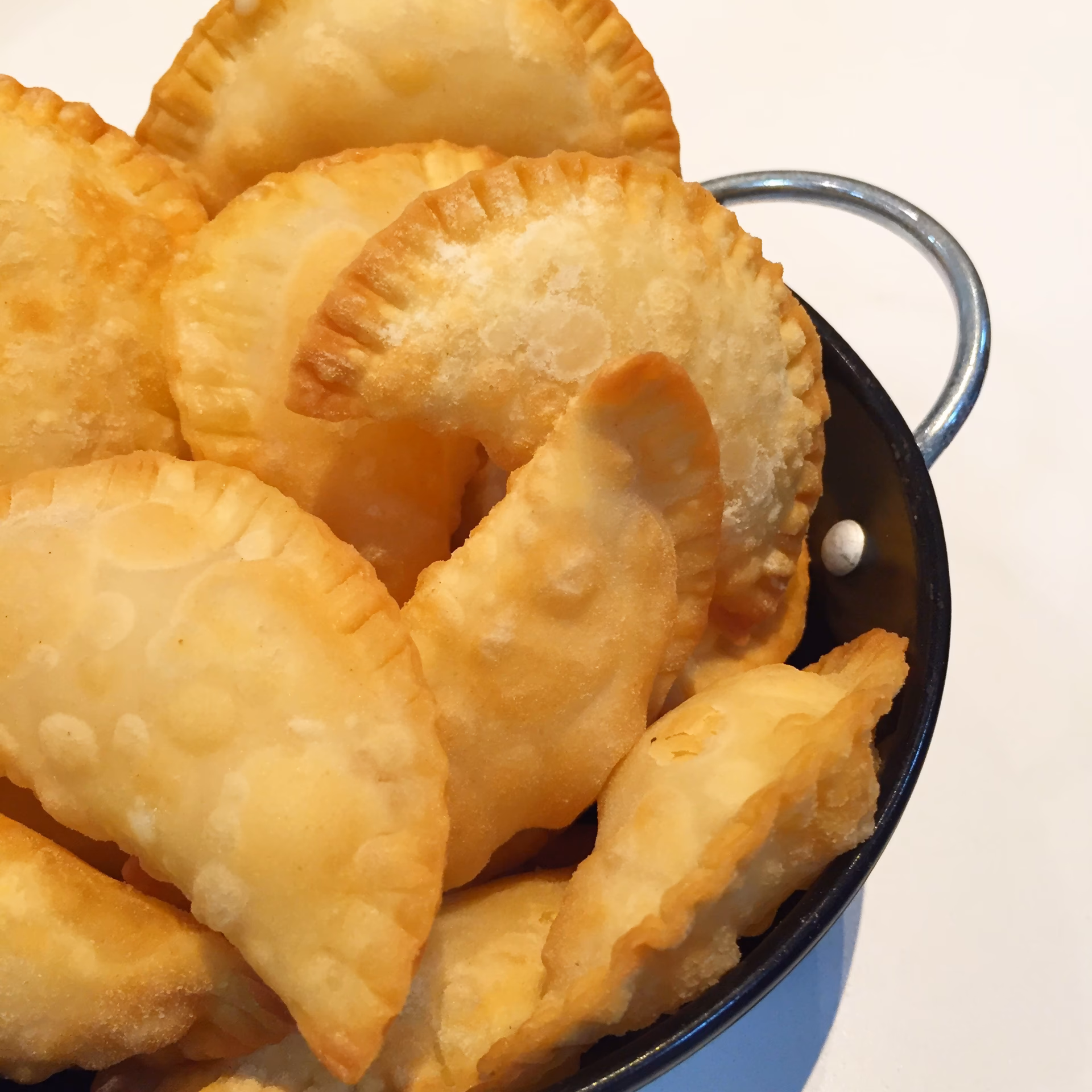 Como preparar uma massa de pastel?