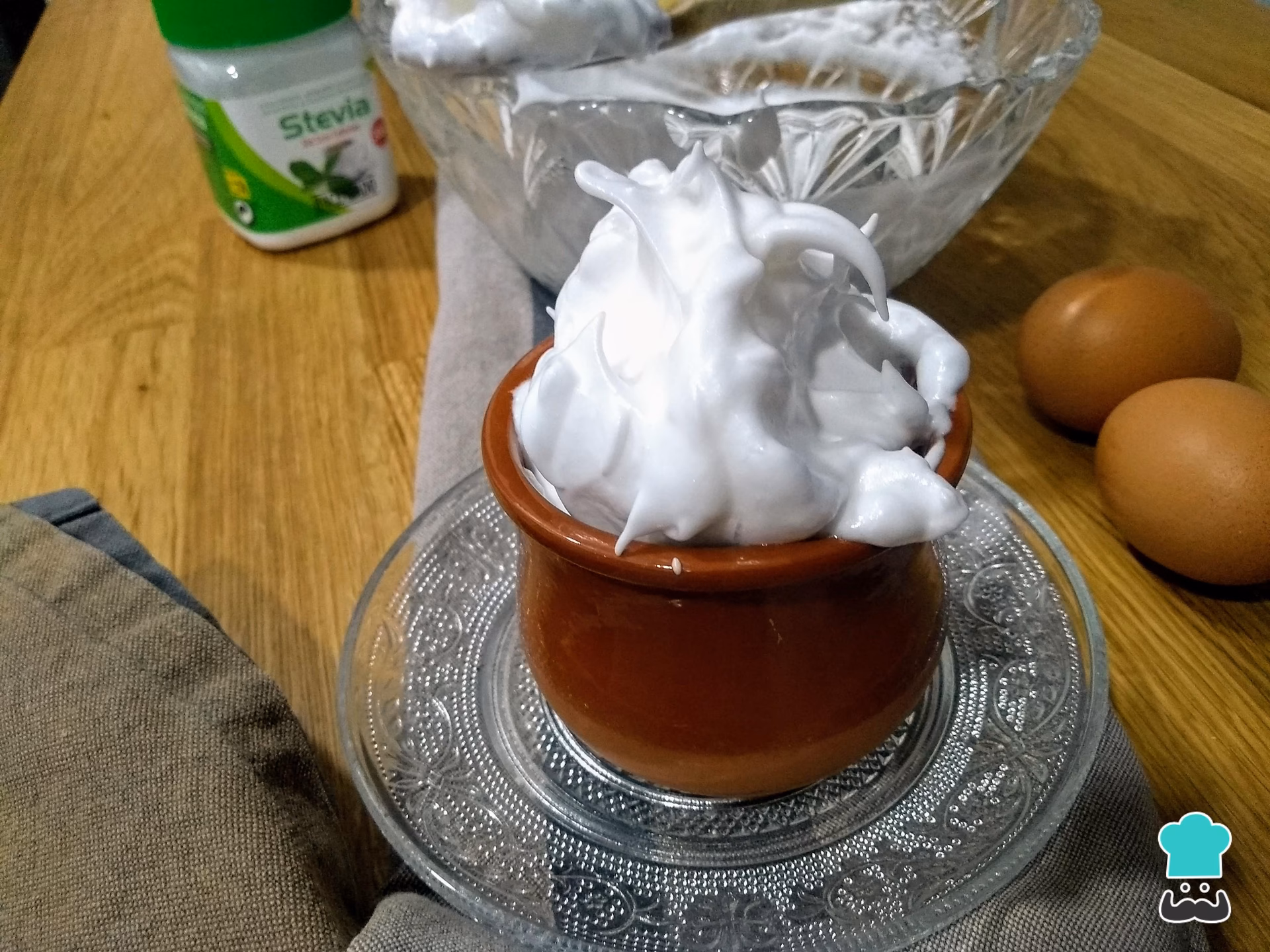 ¿Cómo influye el azúcar en la textura y dureza del merengue?