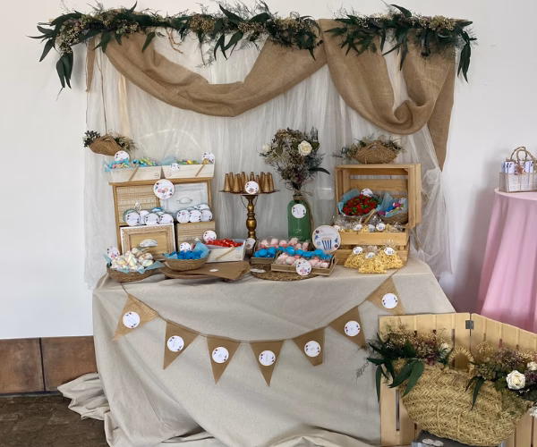 ¿Cómo decorar una mesa de comunión?