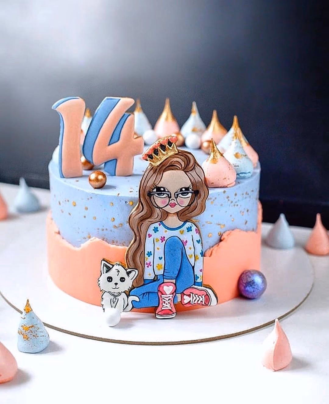 ¿Cómo decorar una torta para adolescentes?