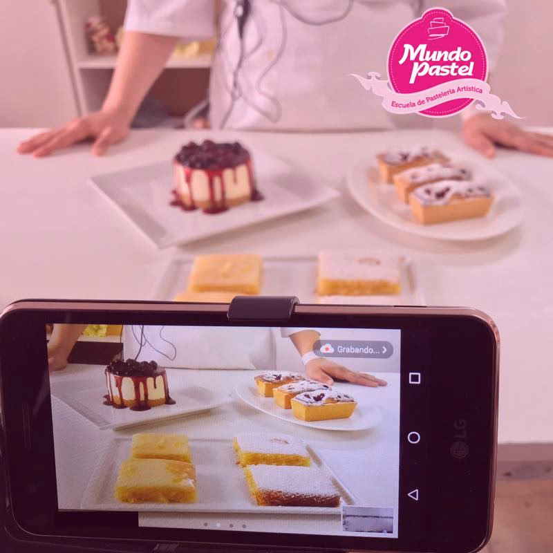 ¿Cuánto pesaba el pastel más largo del mundo?