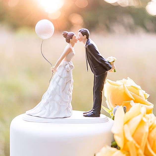 ¿Cómo darle un giro temático y creativo a los pasteles de novios?