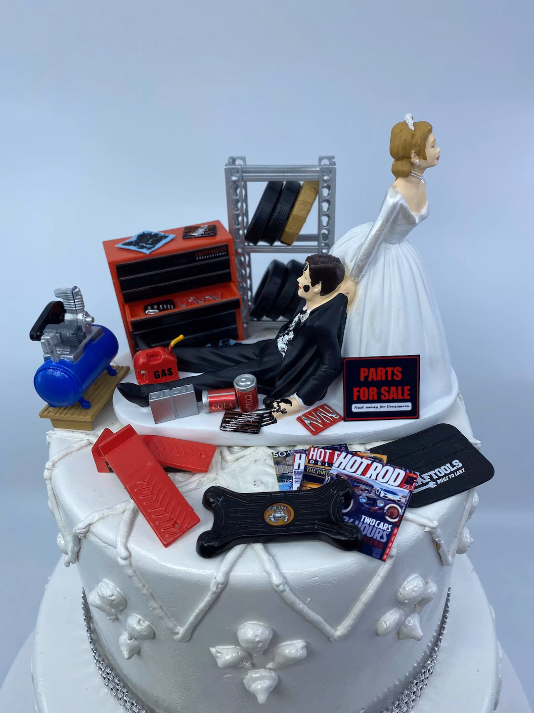 ¿Cómo hacer una casa de muñecas de cartón?