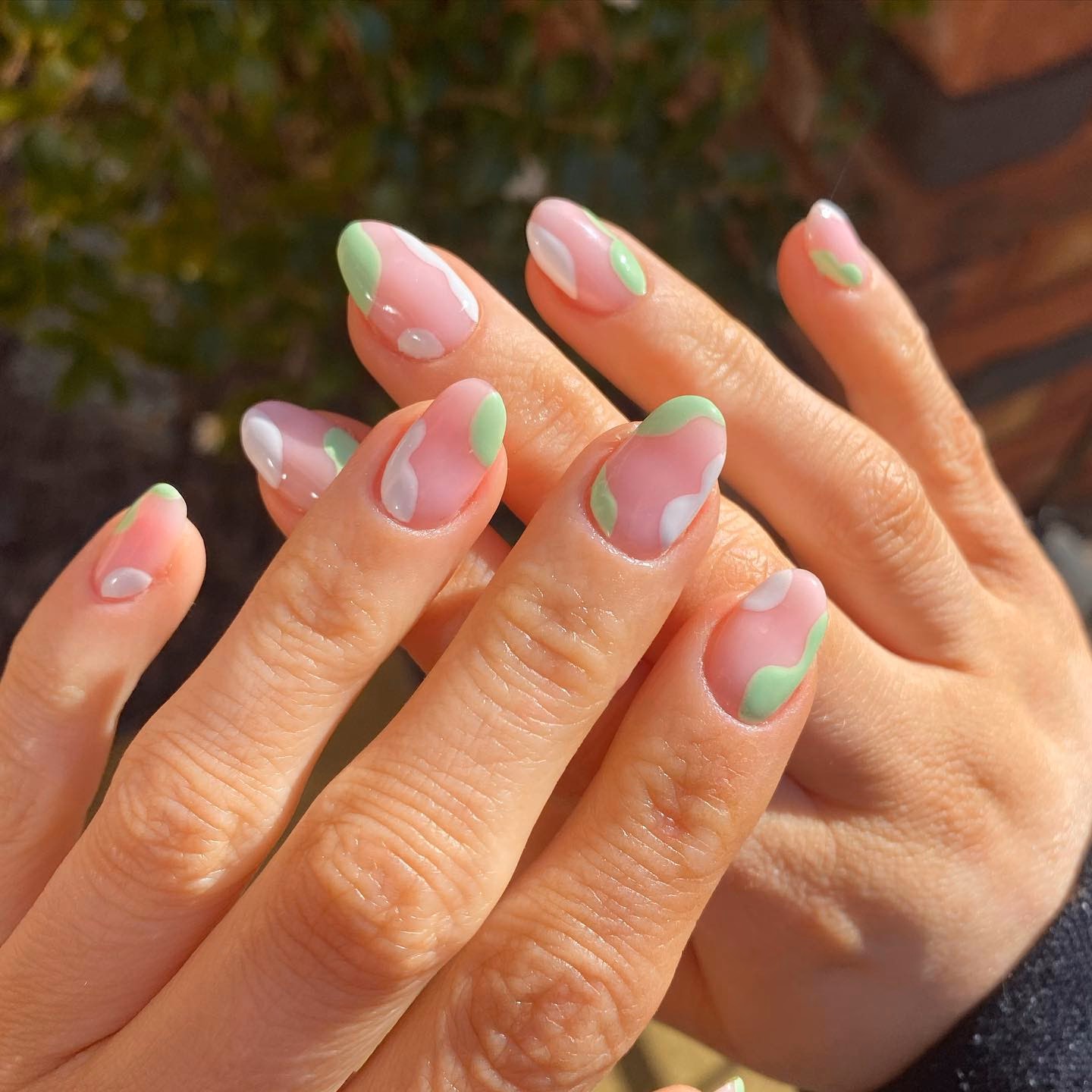 What are pastel nails?