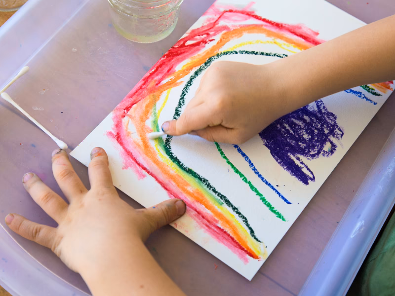 How to use oil pastels with kids?