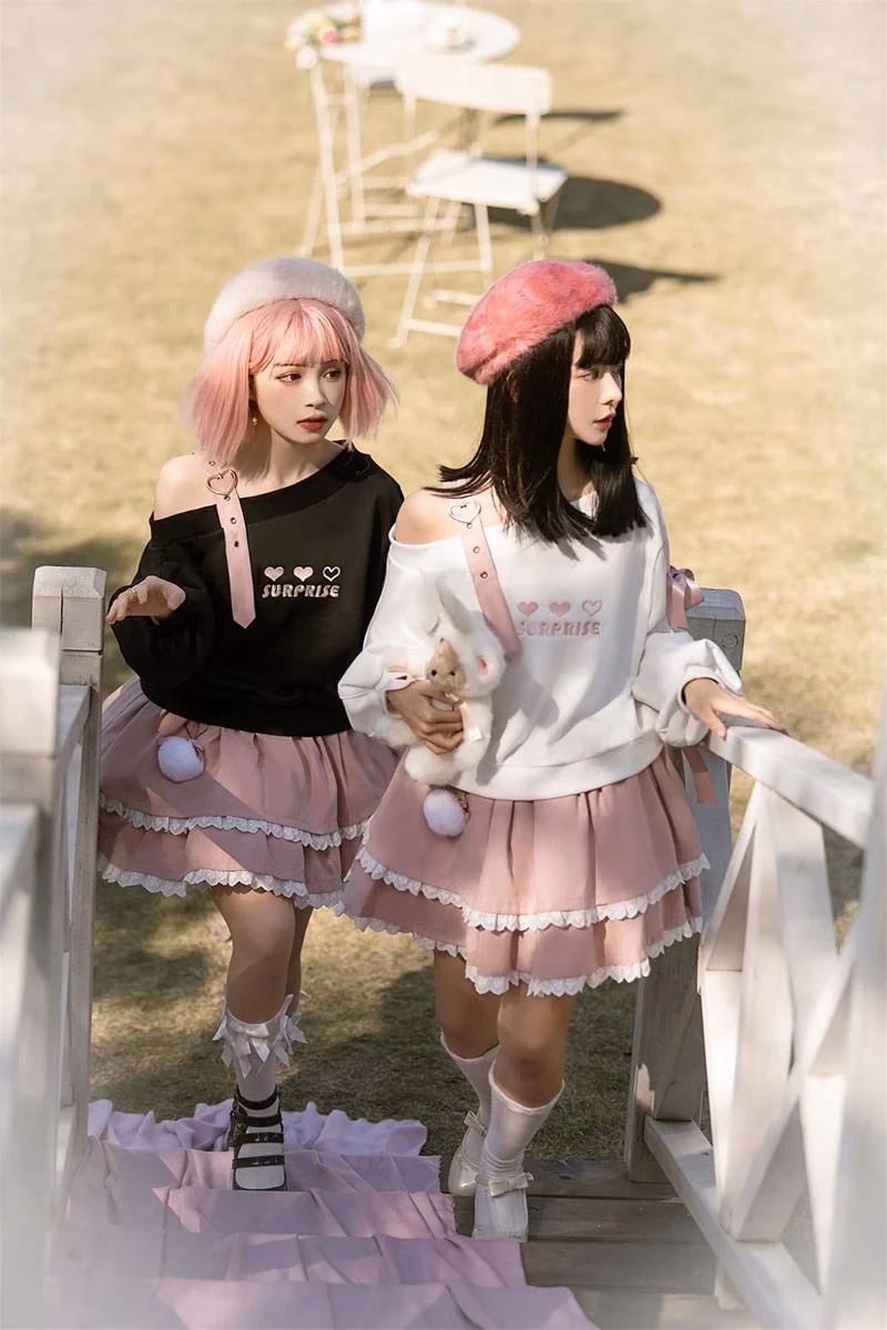 What is a kawaii goth outfit?