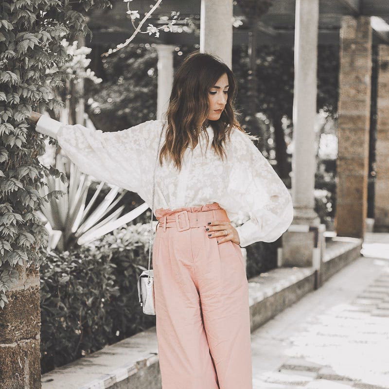 ¿Qué pasó con una mujer de pantalones cortos Rosas?