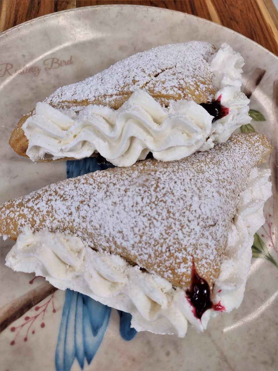 ¿Cuál es la diferencia entre panquecitos y pasteles?