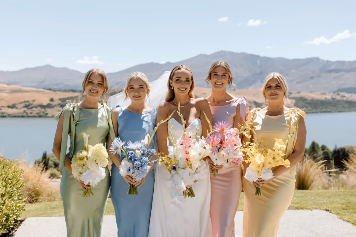 How do you dress a bridesmaid?