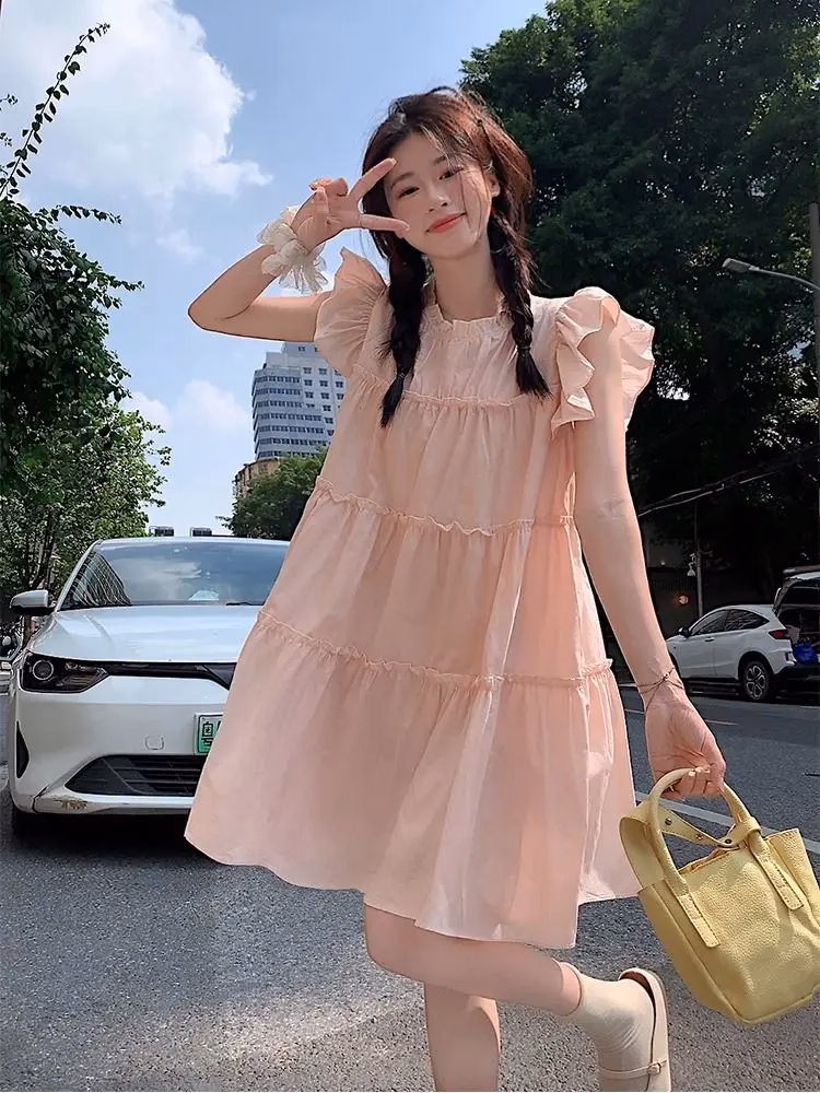 Are pastels a good choice for a girly outfit?