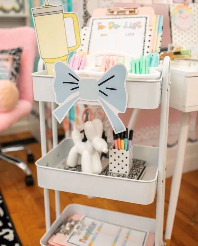What is the pastel dreams classroom theme?