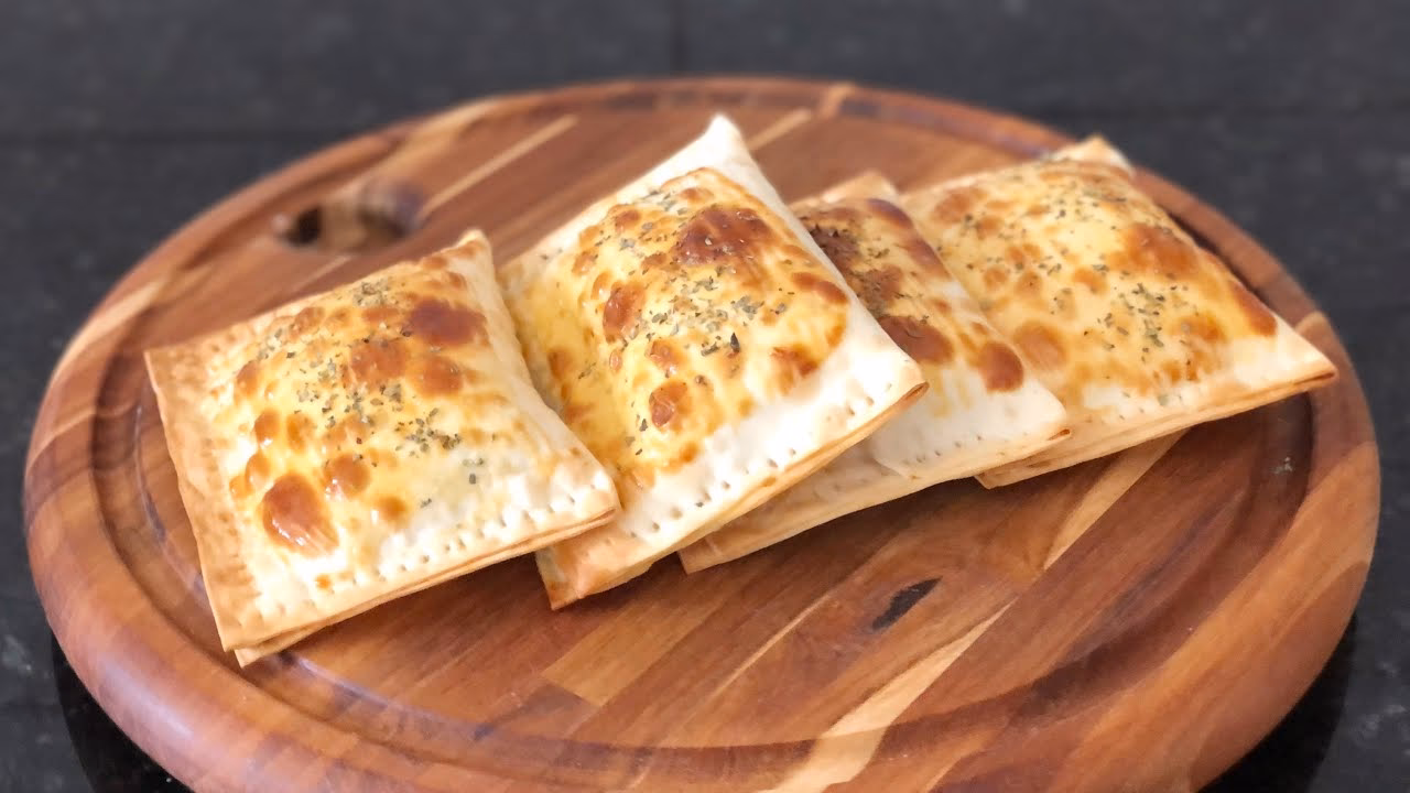 Como fazer um pastel de molho?