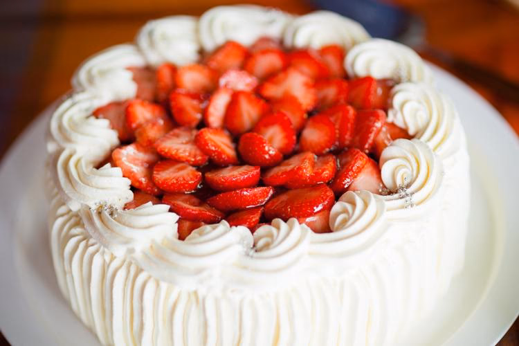 ¿Cómo hacer un pastel rosado?