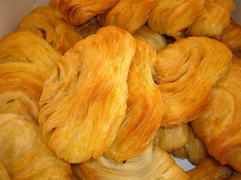 Qual foi a primeira empresa a certificar o pastel de Chaves?