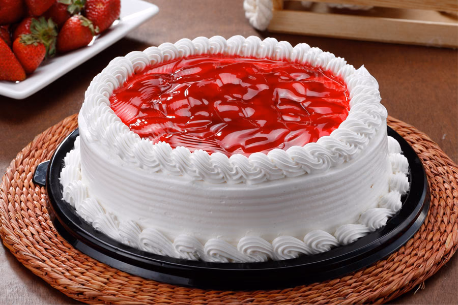 ¿Cómo decorar un pastel con fresas?