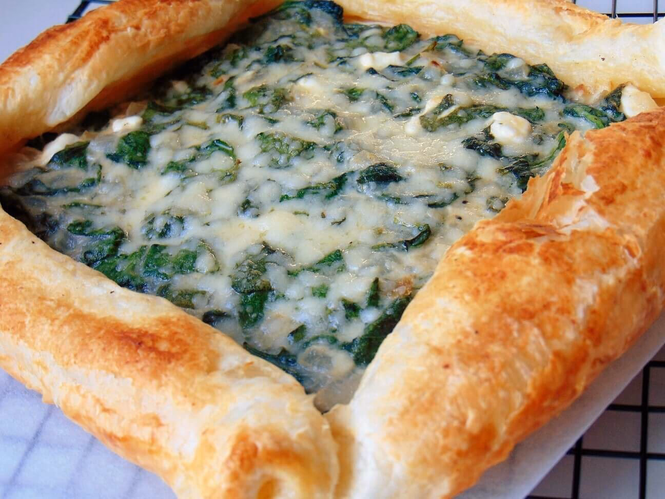 ¿Cómo hacer pastel de espinacas con provenzal de queso?