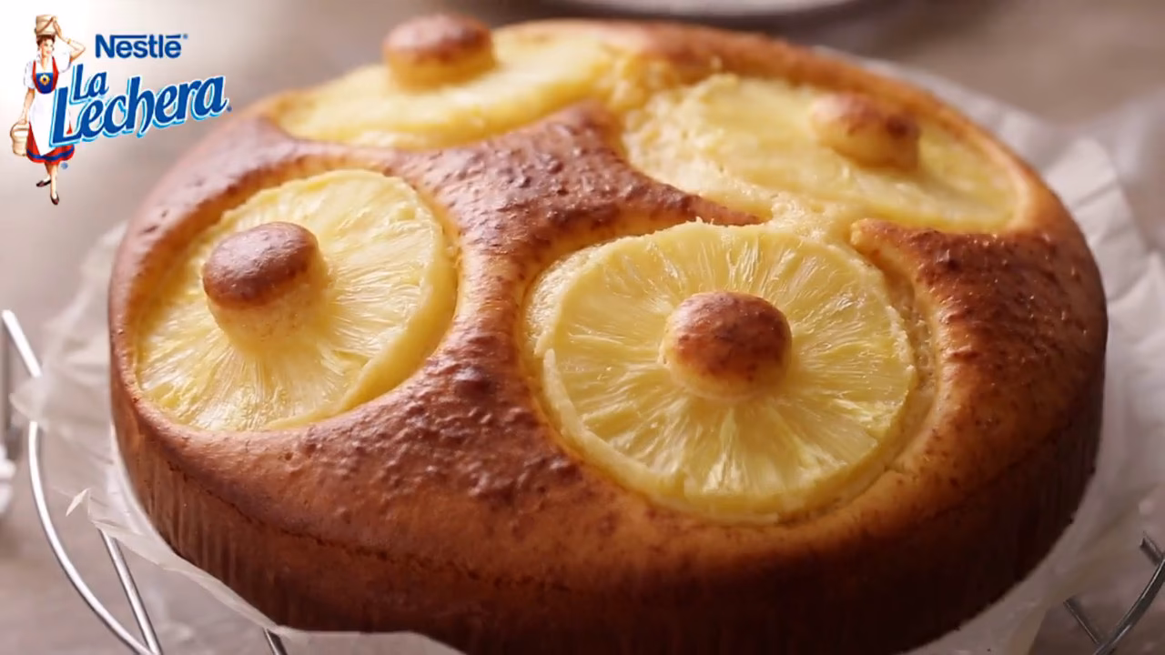 ¿Cómo hacer una tarta de piña y leche condensada?