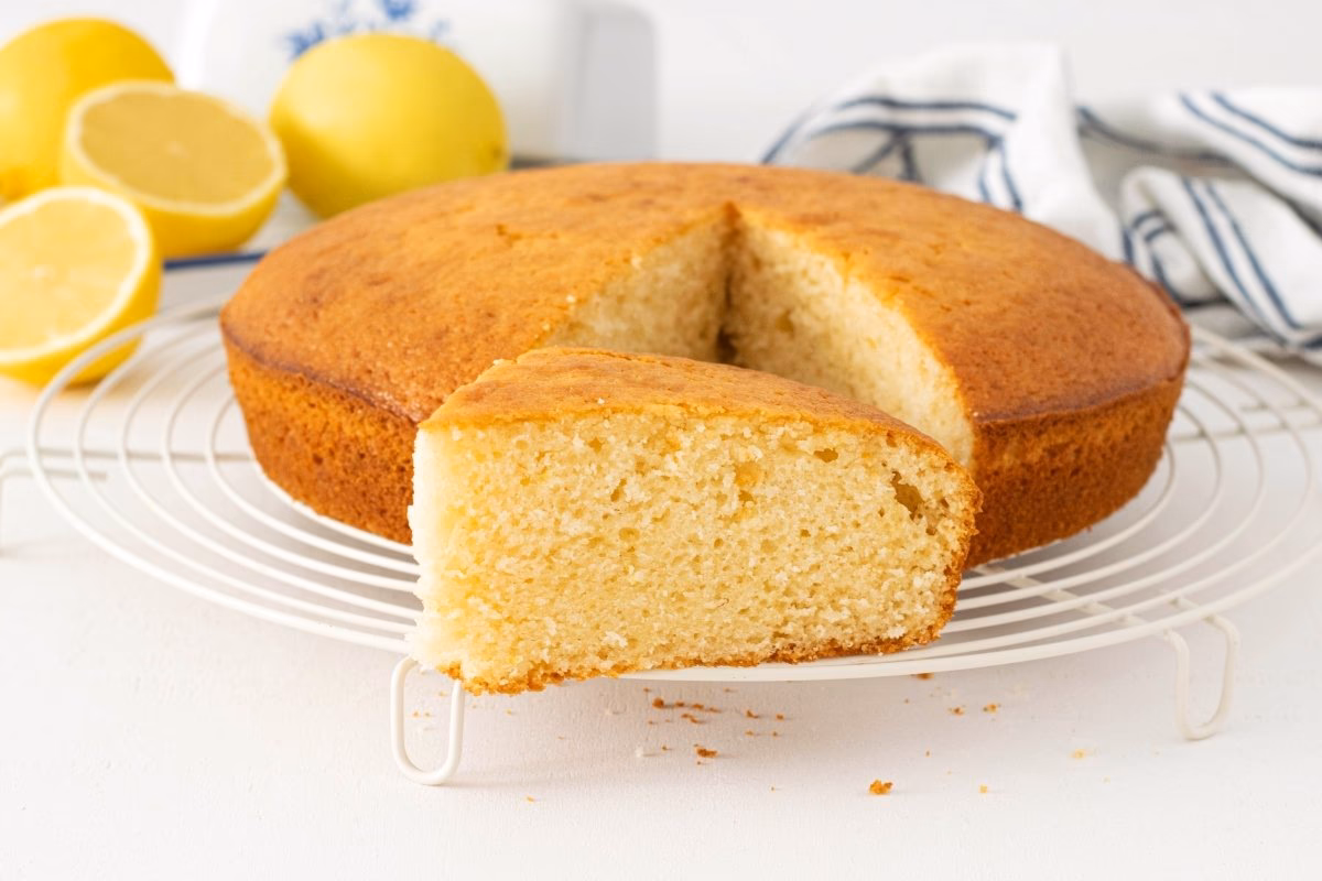 ¿Cómo preparar un pastel con capas de Panque de limón?