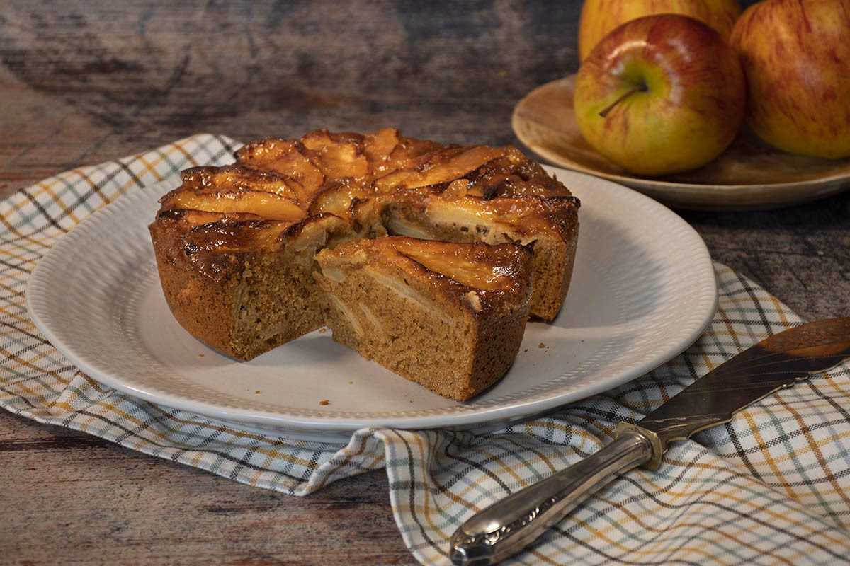 ¿Por qué las manzanas firmes y secas son mejores para un pastel?