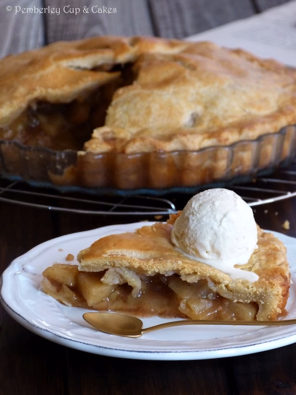 ¿Cómo hacer un pastel de manzanas ruso?