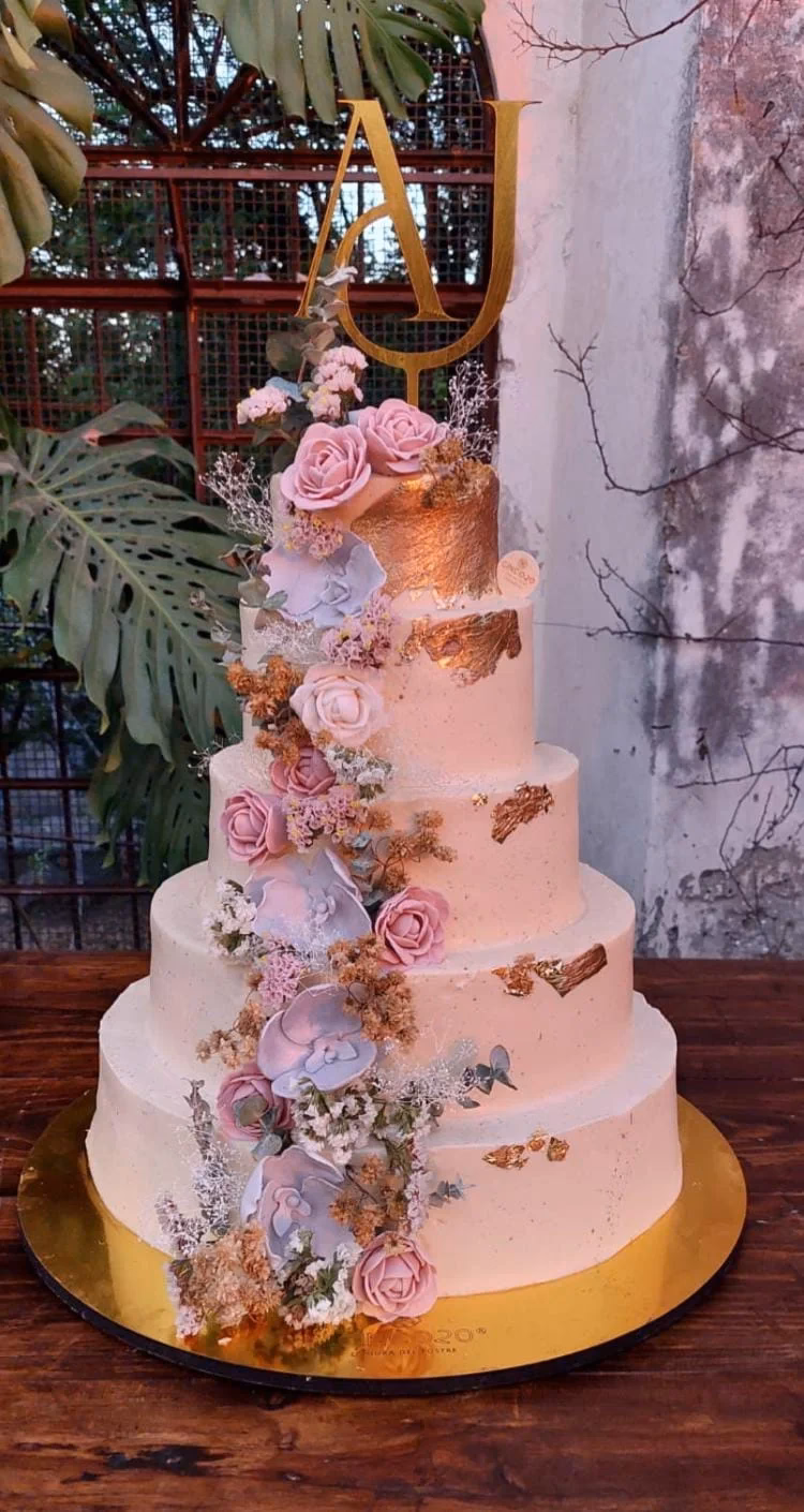 ¿Dónde puedo comprar pasteles especiales?