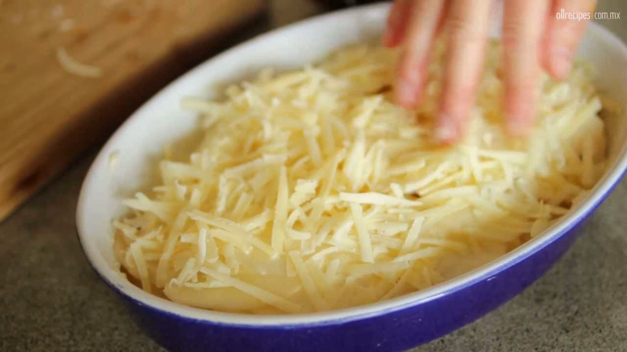 ¿Cómo decorar un pastel recién horneado?