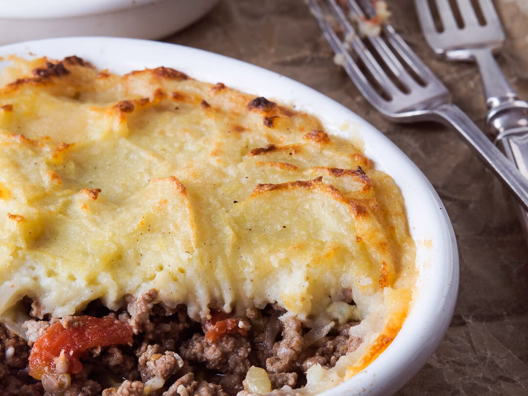 ¿Cómo preparar papas fritas con huevos con tomate?