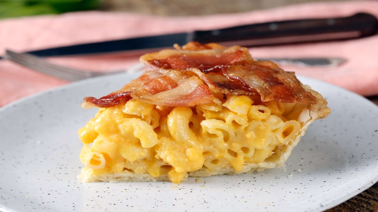 ¿Cómo hacer un pastel de pasta con brócoli y queso feta?