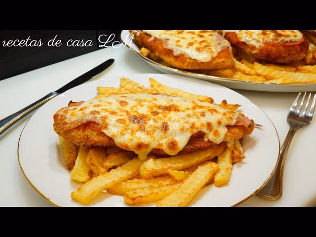 ¿Cómo se hace un filete de pollo a la napolitana?