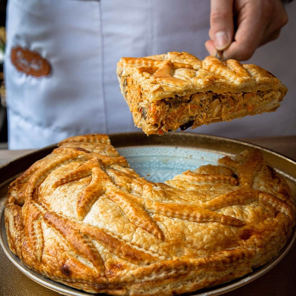 ¿Cuánto tiempo se tarda en hornear el pastel de pollo?